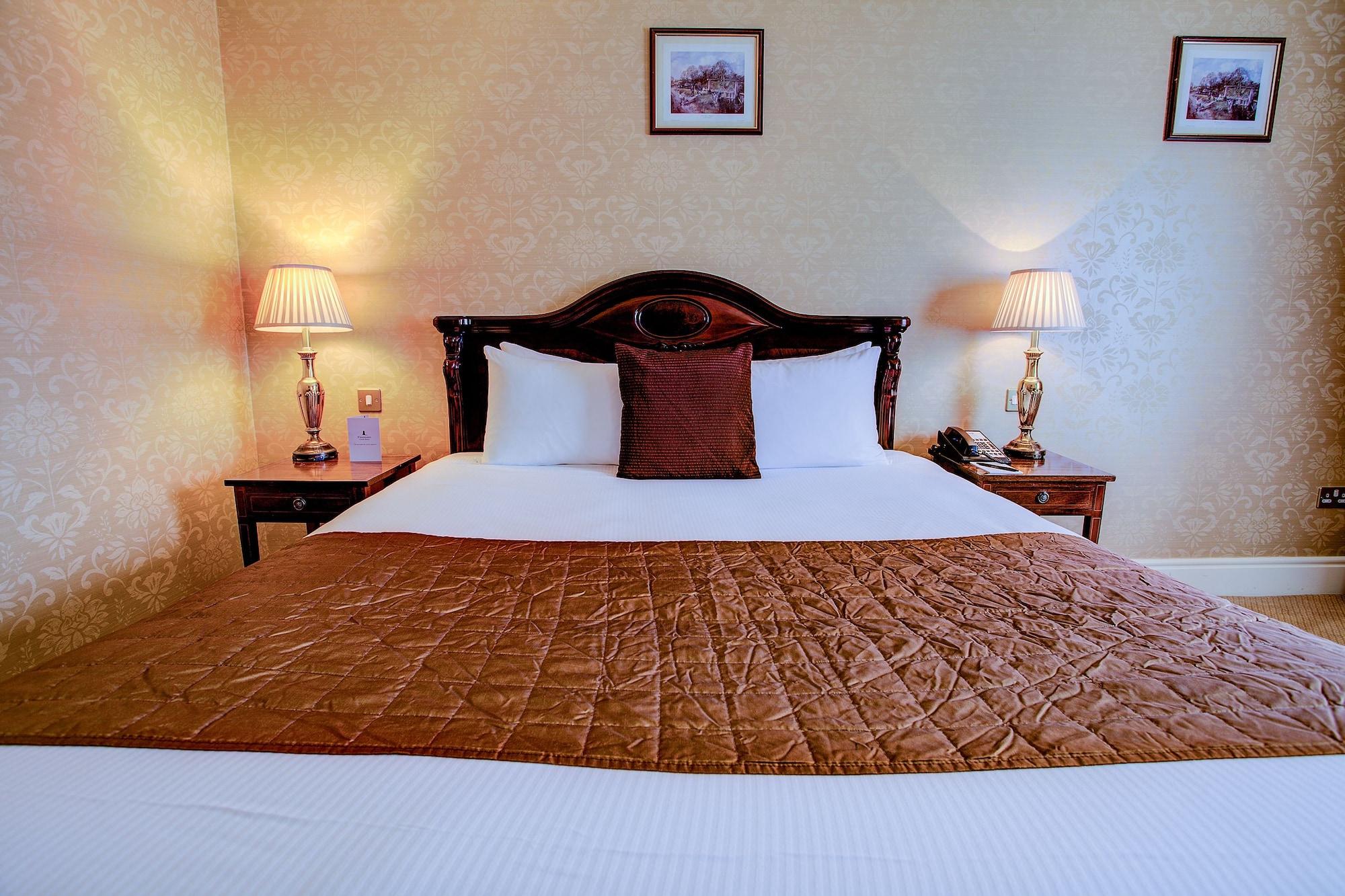 Finnstown Castle Hotel Lucan Exterior foto