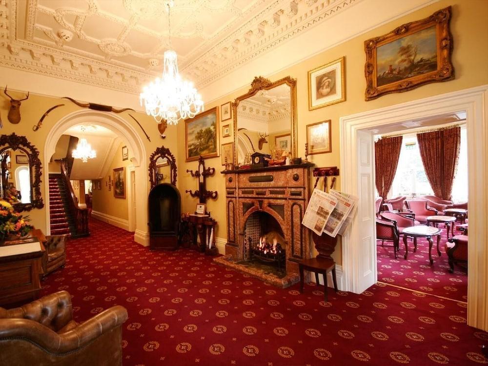 Finnstown Castle Hotel Lucan Exterior foto