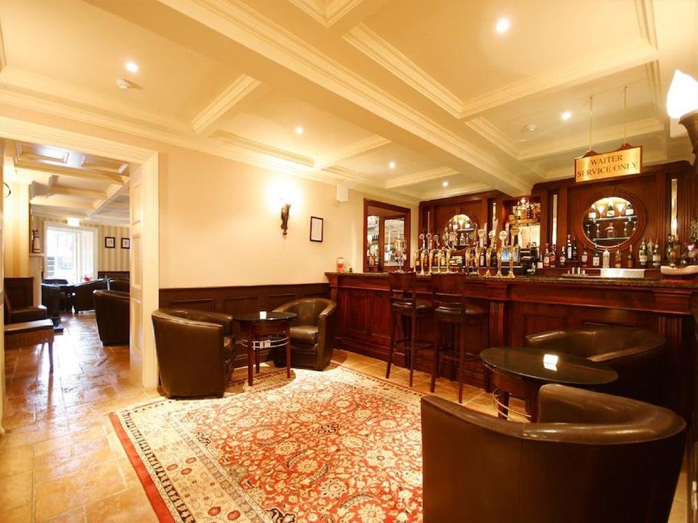 Finnstown Castle Hotel Lucan Exterior foto