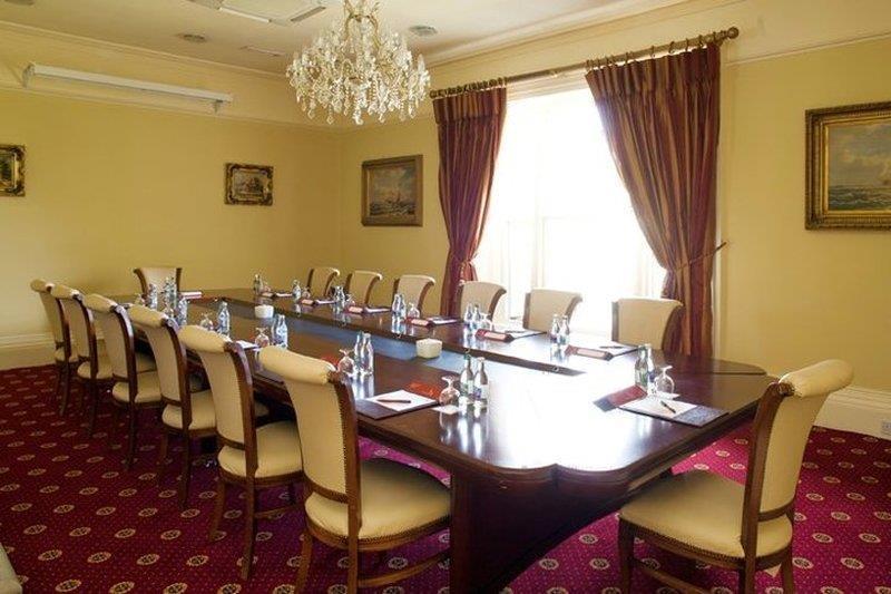 Finnstown Castle Hotel Lucan Negocio foto